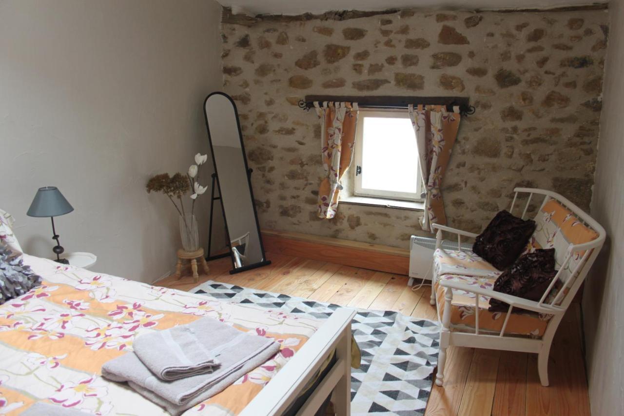 Gite La Pimparola Villa Nouic Esterno foto
