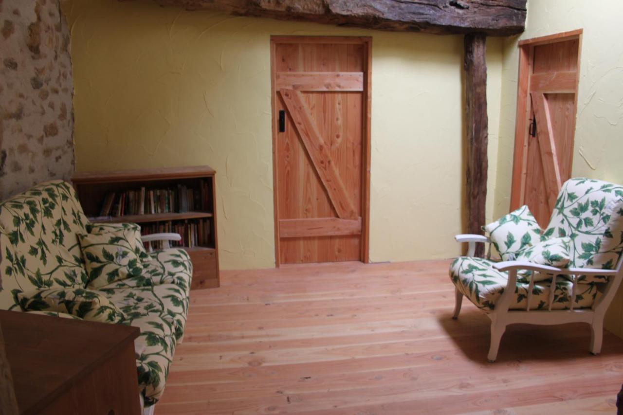 Gite La Pimparola Villa Nouic Esterno foto