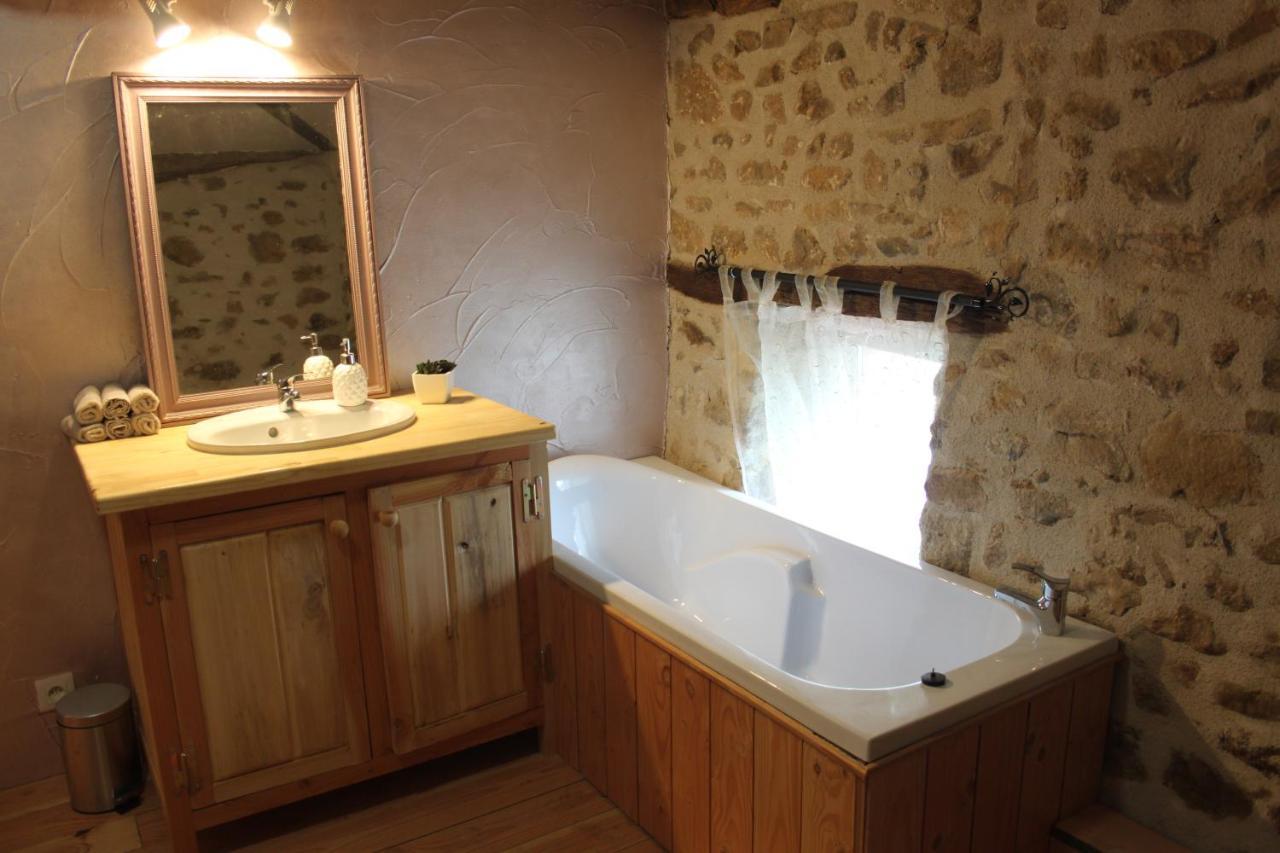 Gite La Pimparola Villa Nouic Esterno foto