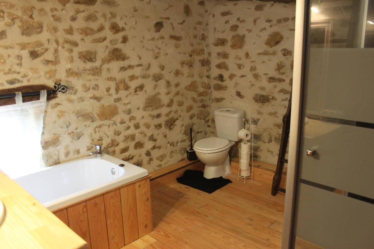 Gite La Pimparola Villa Nouic Esterno foto