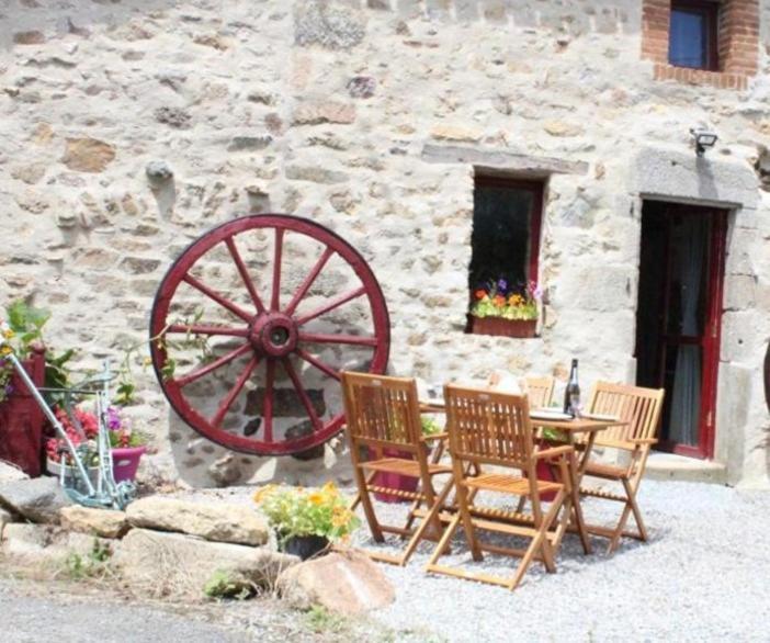 Gite La Pimparola Villa Nouic Esterno foto